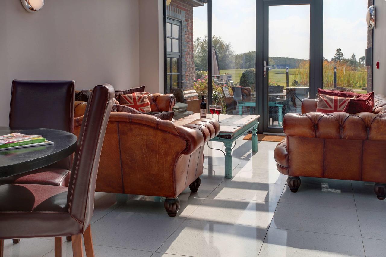 Magnolia Park Hotel, Golf & Country Club Boarstall 외부 사진
