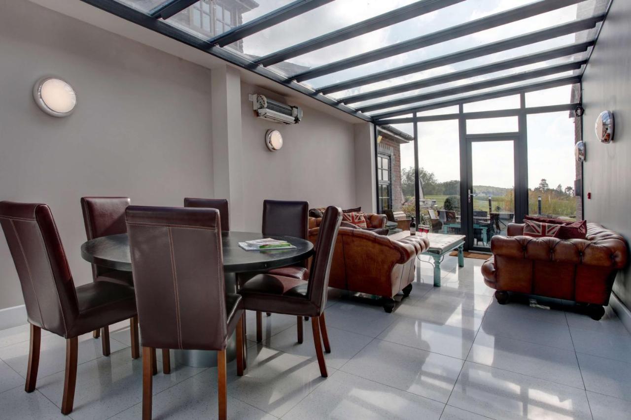 Magnolia Park Hotel, Golf & Country Club Boarstall 외부 사진
