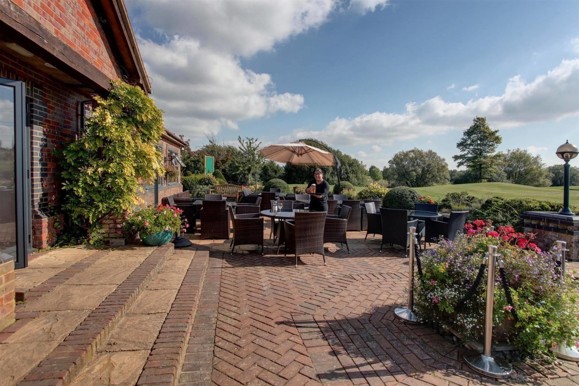 Magnolia Park Hotel, Golf & Country Club Boarstall 외부 사진