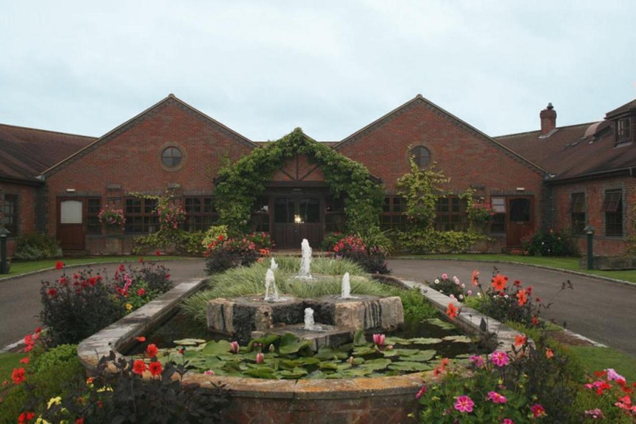 Magnolia Park Hotel, Golf & Country Club Boarstall 외부 사진
